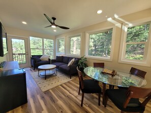 TV, fireplace - 3-bedroom house in the beautiful Boulder mountains WiFi, AC (Boulder)