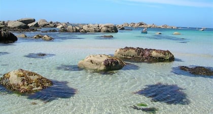 Maison rénovée à 300 m de la plage et du GR34