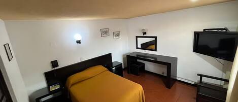 1 slaapkamer, een strijkplank/strijkijzer, wifi, beddengoed