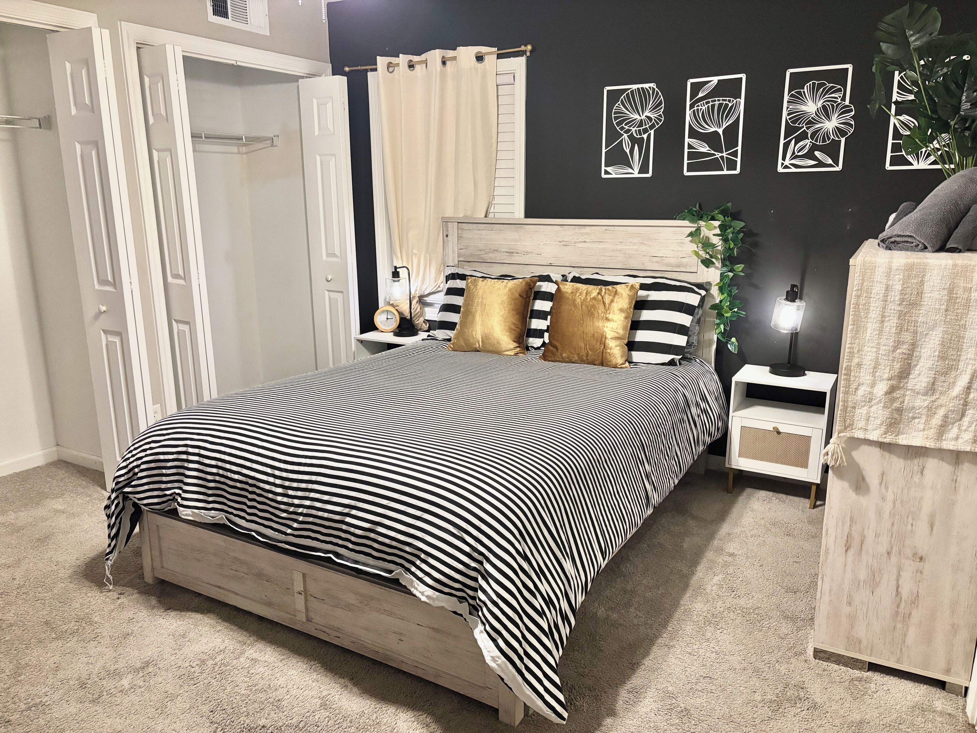 4 chambres, fer et planche à repasser, Wi-Fi gratuit, draps fournis