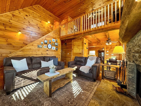 Smart TV, fireplace