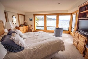 4 quartos, Wi-Fi de cortesia, roupa de cama