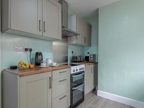 Dishwasher, cookware/dishes/utensils