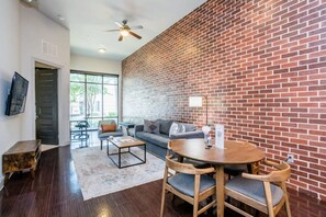 House | Exterior - Rose at the Millennium - Stylish 1 BR in Houston (Houston)