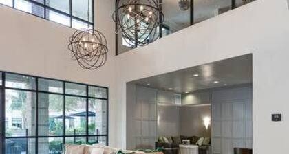 Rose at the Millennium - Stylish 1 BR in Houston