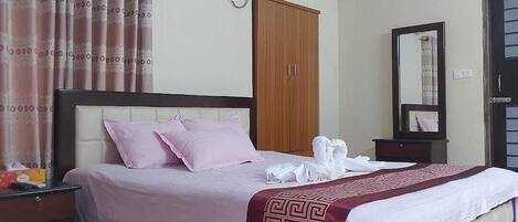 Deluxe Double Room, Balcony, Garden View | Free WiFi