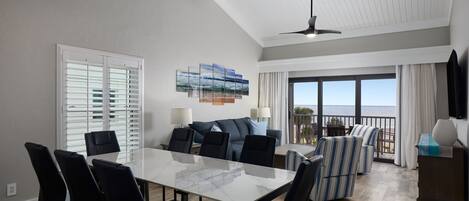 テレビ、書斎 / ワークスペース