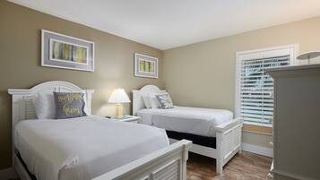 3 soverom, strykejern/-brett, wi-fi og sengetøy