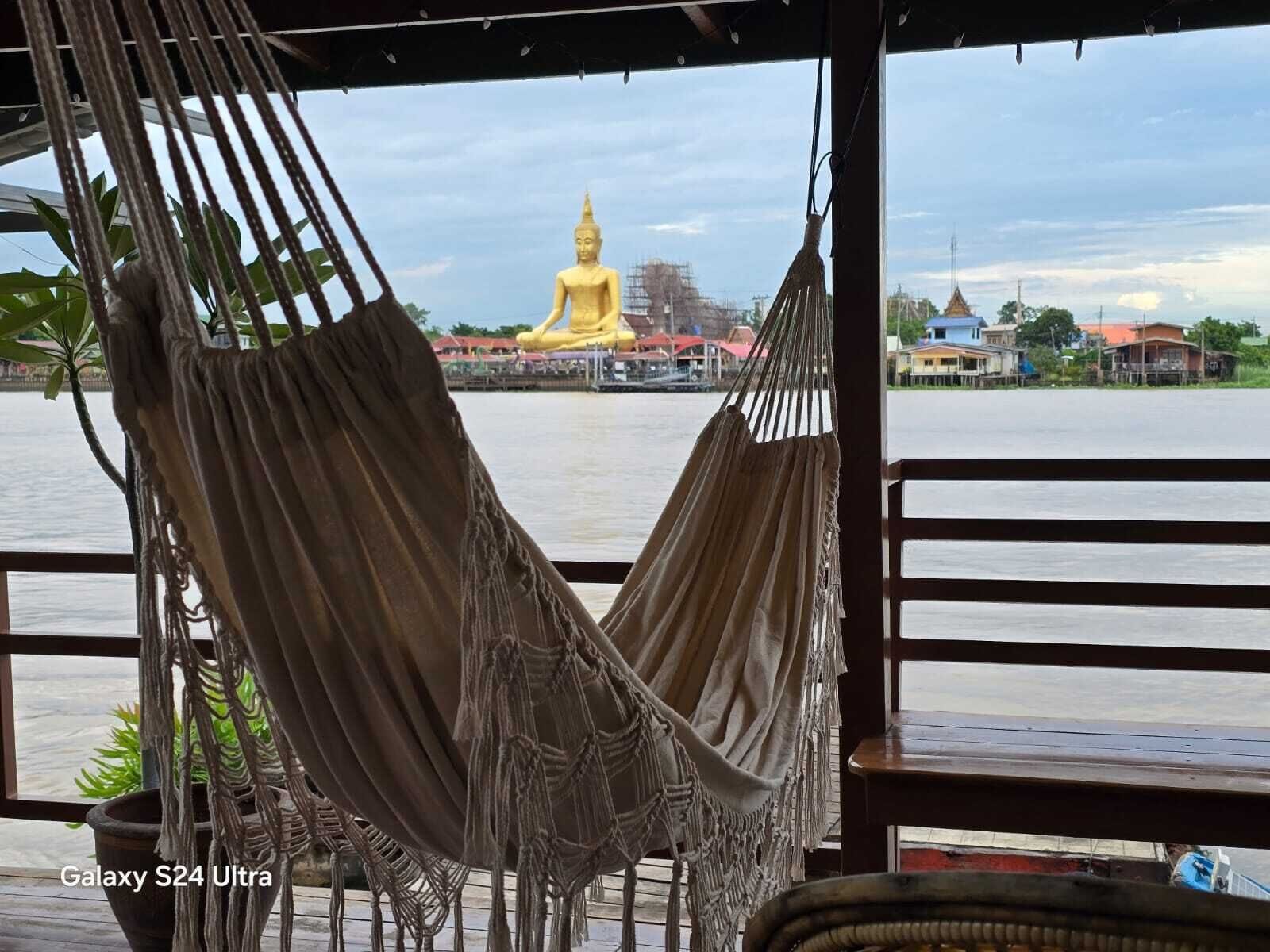 Classic Cottage, River View | Teres/patio