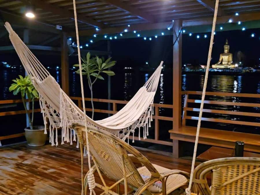 Classic Cottage, River View | Terrace/patio