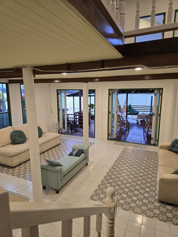 Classic-Ferienhaus, Flussblick | Wohnbereich