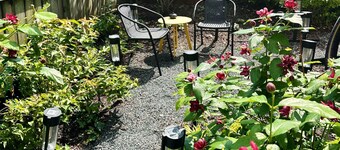 Bright 2BR - King Bed + Desk - Near: Northwestern-Chicago-Beaches