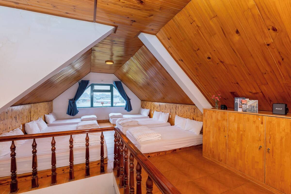 Habitación cuádruple junior | Escritorio y wifi gratis