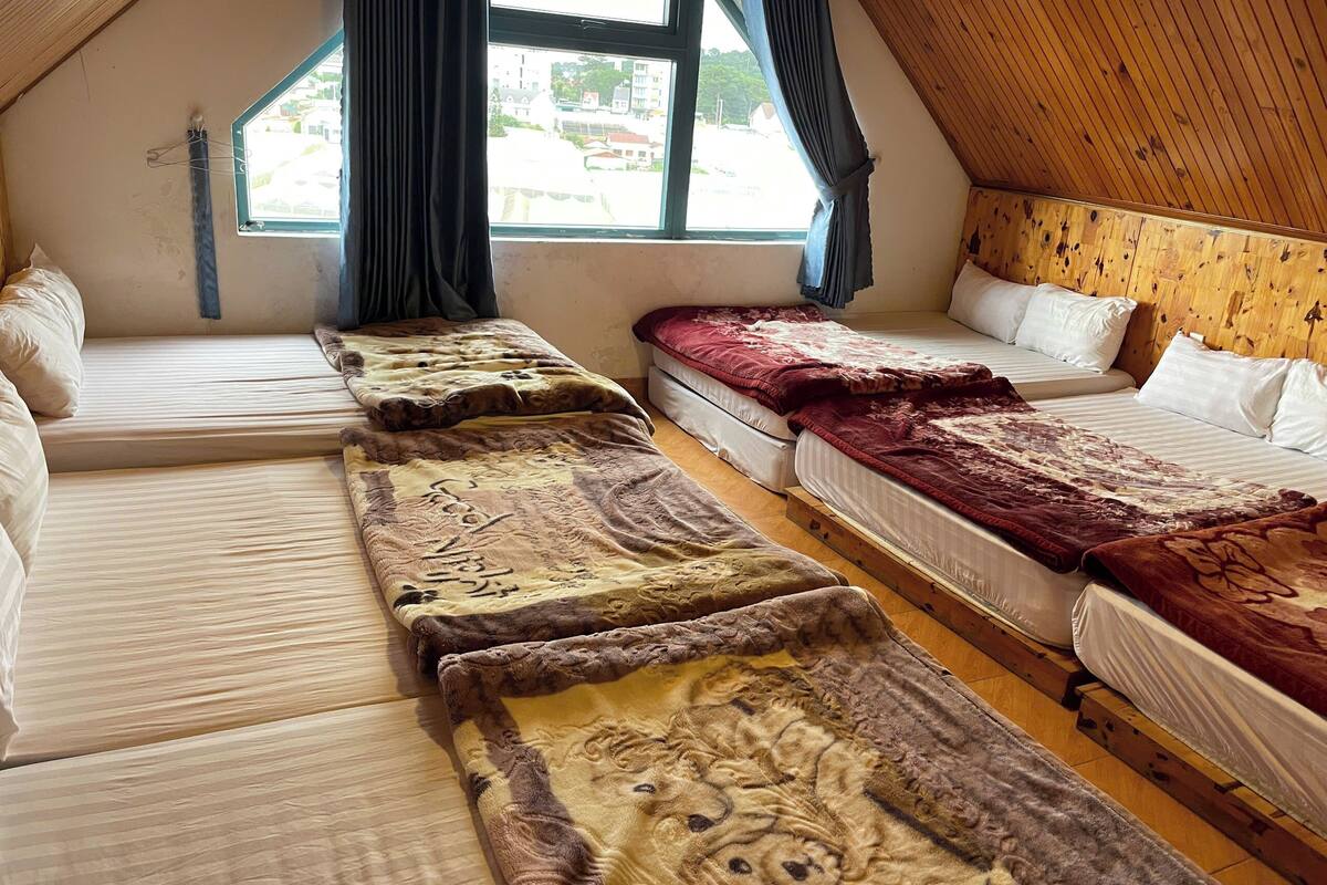 Junior Quadruple Room | Desk, free WiFi