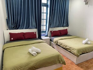 Habitación doble familiar | Escritorio y wifi gratis 