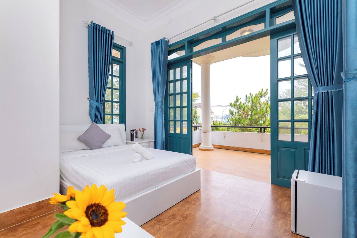 Habitación Deluxe, vistas al jardín | Escritorio y wifi gratis