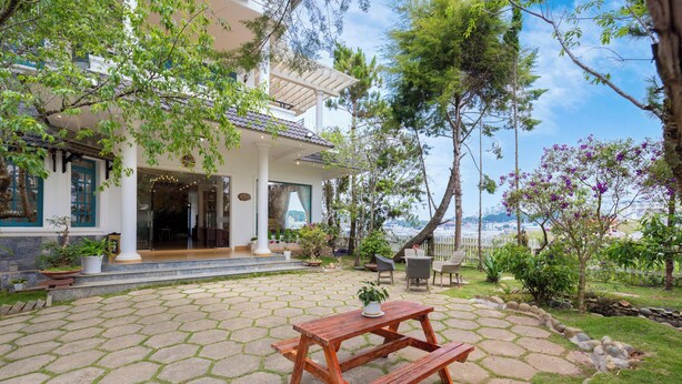 Unclassified image, 1 of 72, button - Lotus villa (Lam Vien - Da Lat)
