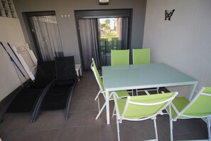 Apartment | Dining