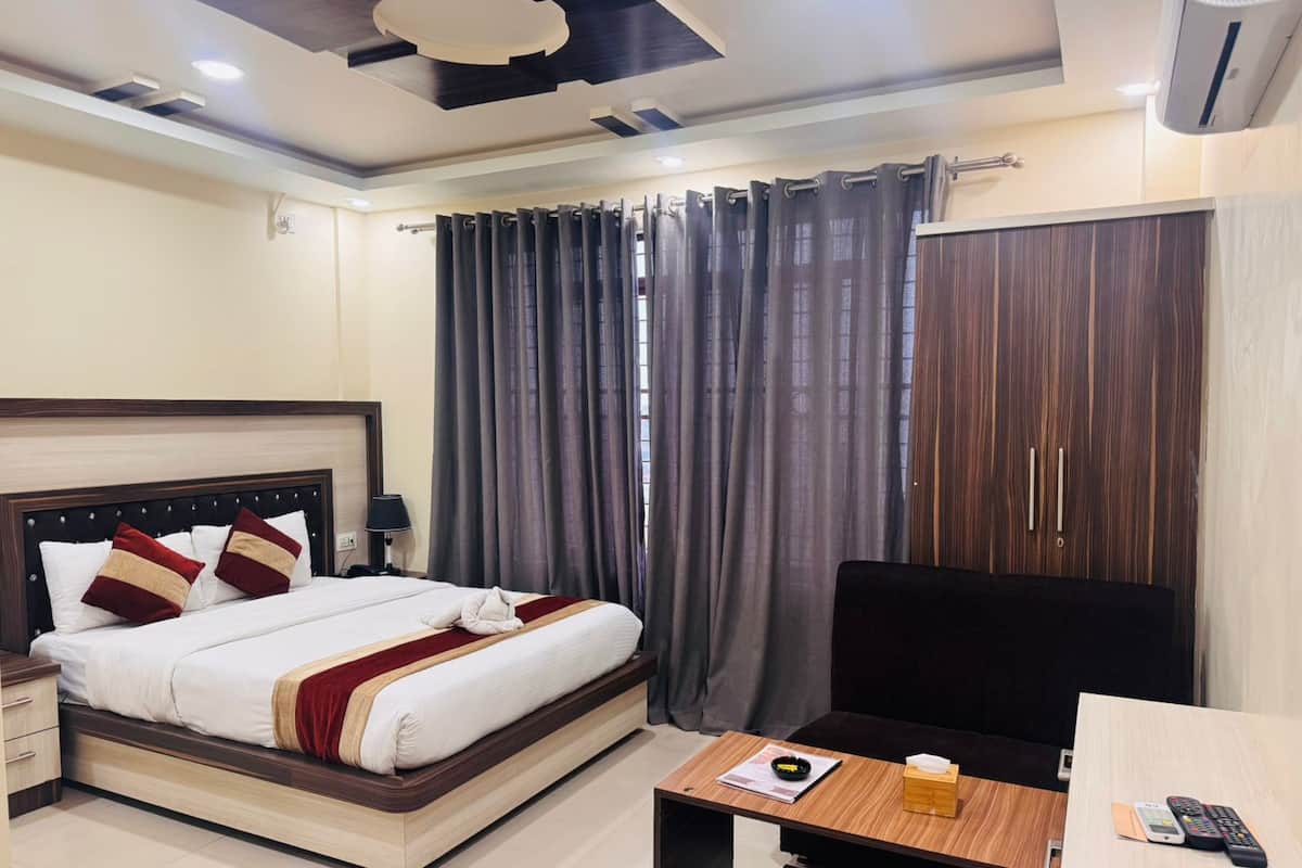 Premium Double or Twin Room | Laptop workspace, free WiFi