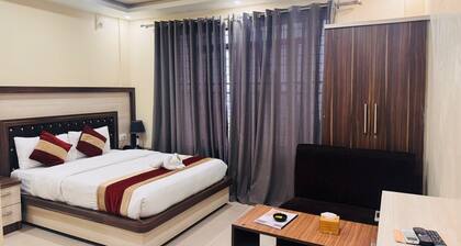 Shahi Land Hotel