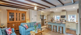 The Old Cottage - UK49169