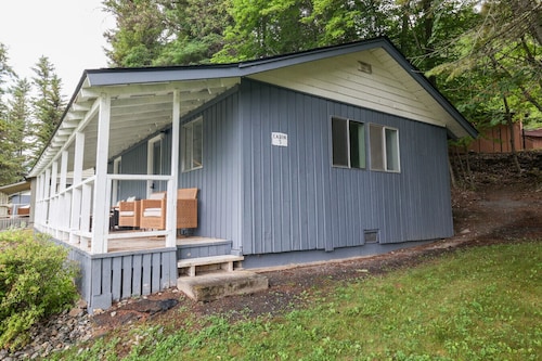 Wilderness West Resort Cabin 5
