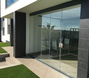Exterior detail - Comfortable Retreat in Punta Prima (Torrevieja)