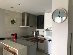 Private kitchen - Comfortable Retreat in Punta Prima (Torrevieja)