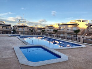 Leilighet | Basseng | Utendørsbasseng