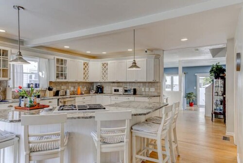 Sunny Beach Cottage close to Yale 1.5 hr from NYC