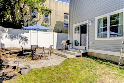 Sunny Beach Cottage close to Yale 1.5 hr from NYC