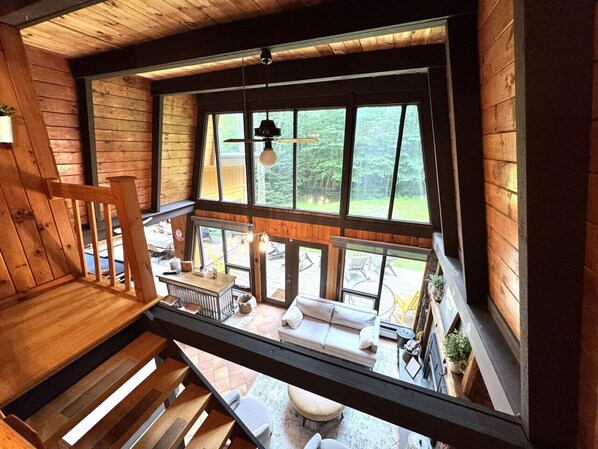 Smart TV, fireplace, foosball, books