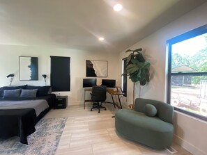 2 Schlafzimmer, Schreibtisch, Bügeleisen/Bügelbrett, kostenloses WLAN