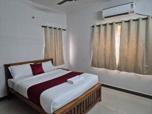 Deluxe Double Room, Canal View | Premium bedding, memory foam beds, individually furnished, free WiFi - Rivera Nest (Chennai)