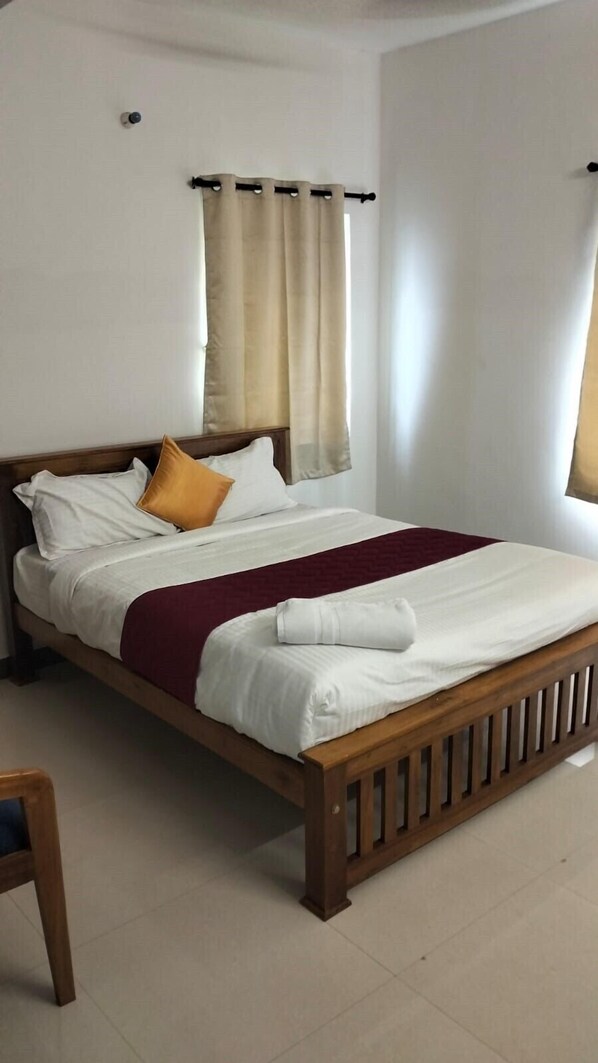 Deluxe Double Room, Canal View | Premium bedding, memory foam beds, individually furnished, free WiFi - Rivera Nest (Chennai)