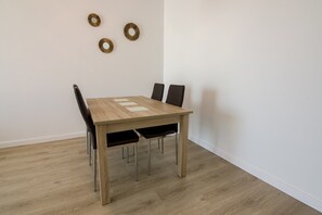Dining - River-view Apartment in Ayamonte (Ayamonte)