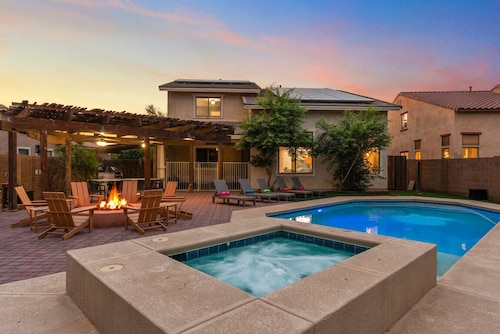 Dream & Drift | Luxe Pool + Spa + Pool Table + Firepit Paradise