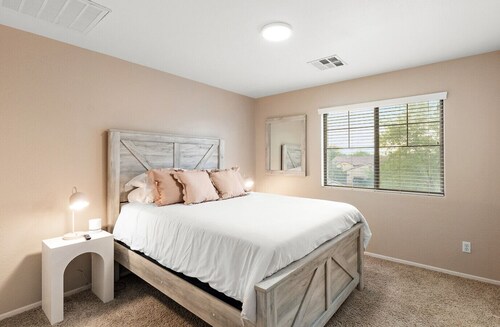 Dream & Drift | Luxe Pool + Spa + Pool Table + Firepit Paradise