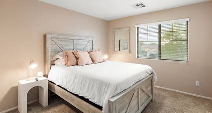 Dream & Drift | Luxe Pool + Spa + Pool Table + Firepit Paradise