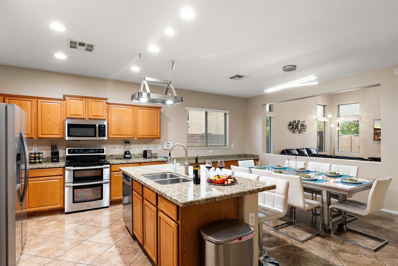 雪櫃、微波爐、焗爐、爐具