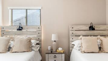 5 bedrooms, desk, iron/ironing board, travel crib