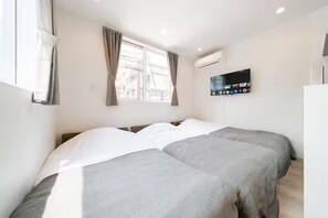 Apartamento básico, vistas a la ciudad | Cortinas opacas, tabla de planchar con plancha, wifi gratis