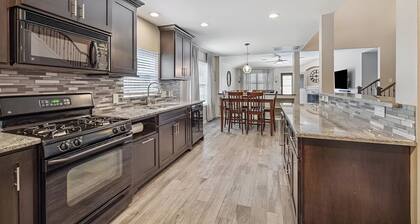 Charming 3-bedroom house with WiFi, AC in enjoyable Houston with Pool