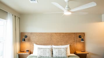 1 habitación, tabla de planchar con plancha, wifi gratis y ropa de cama