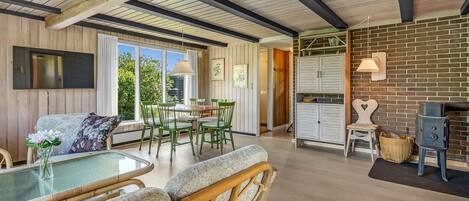 Télévision, cheminée