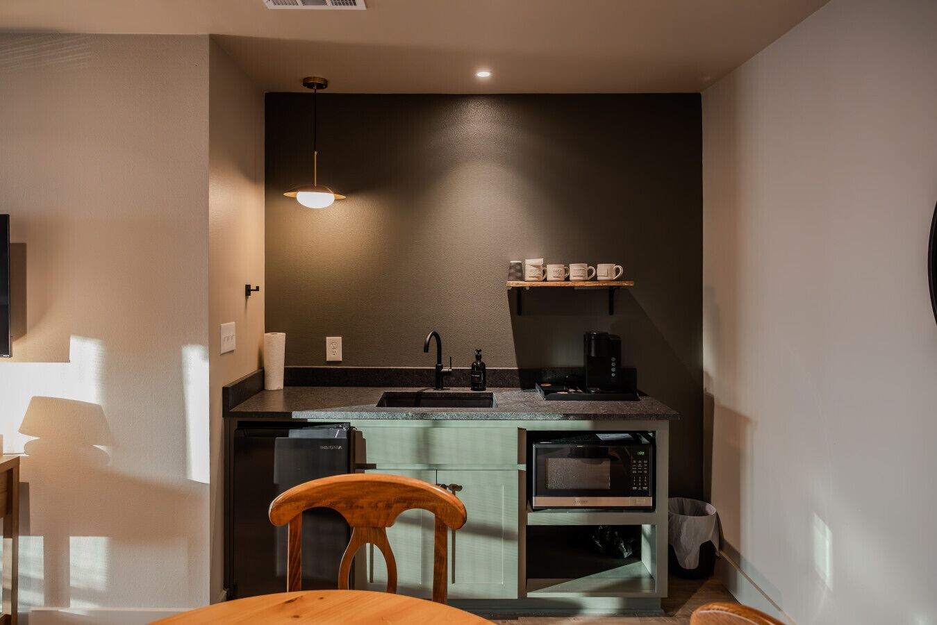 Coffee/tea maker, microwave
