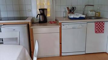 Micro-ondes, four, plaque de cuisson, lave-vaisselle