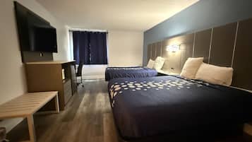 Standaard kamer, 2 tweepersoonsbedden, niet-roken | Een bureau, gratis wifi