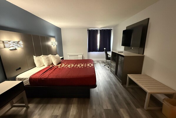 Standaard kamer, 1 kingsize bed, niet-roken | Een bureau, gratis wifi