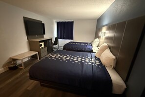 Habitación Confort, 2 camas de matrimonio, no fumadores | Escritorio, espacio para trabajar con un portátil, wifi gratis